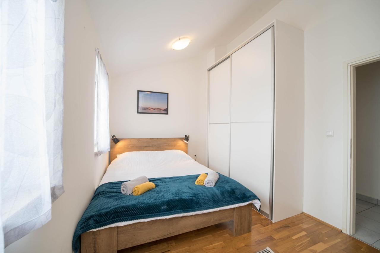 Cozy Apartment Close To The Beach And City Centre Umag Eksteriør bilde