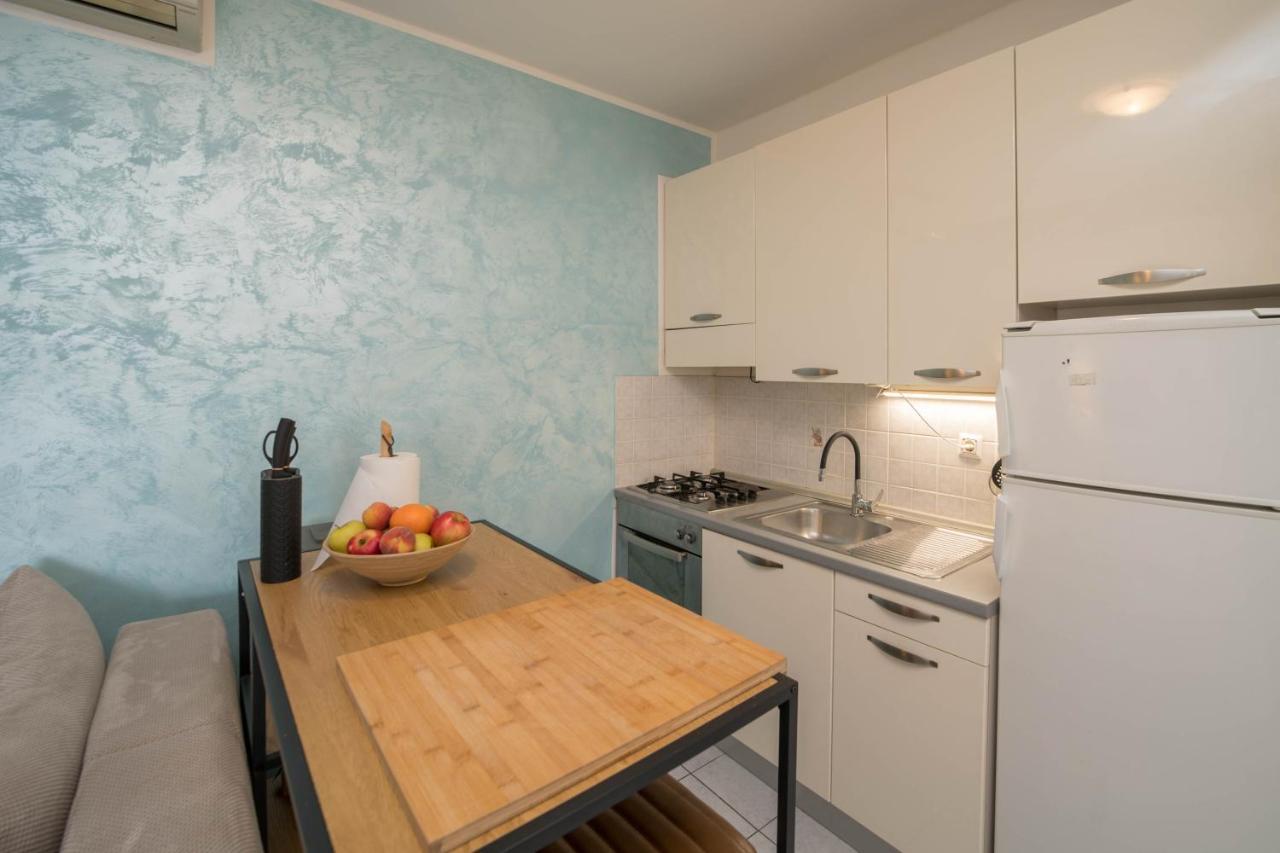 Cozy Apartment Close To The Beach And City Centre Umag Eksteriør bilde